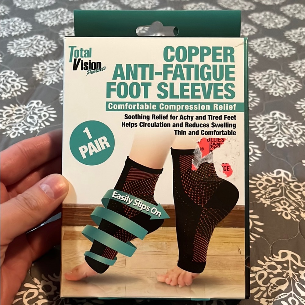 Women’s brand new Copper Compression Foot Sleeves size s/m- Black